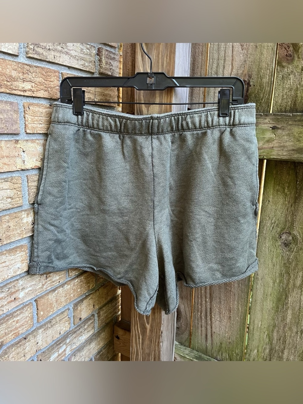 Aerie Sweatshorts in Green